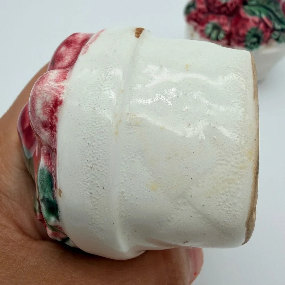 Vintage Japan Ceramic Strawberry Basket Salt and Pepper Shakers‎ Set Red Green